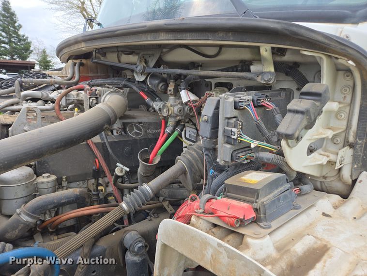 image for item EC0880 2007 Freightliner Business Class M2 street sweeper truck