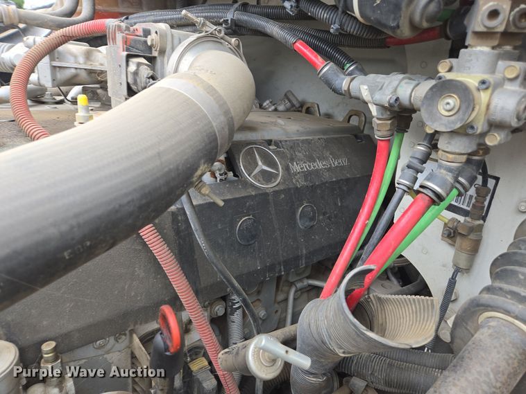 image for item EC0880 2007 Freightliner Business Class M2 street sweeper truck