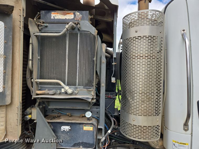 image for item EC0880 2007 Freightliner Business Class M2 street sweeper truck