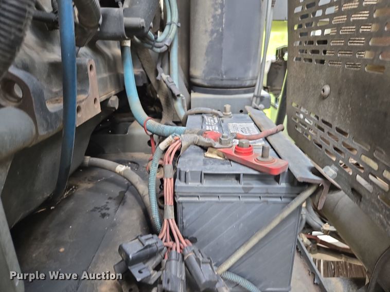 image for item EC0880 2007 Freightliner Business Class M2 street sweeper truck