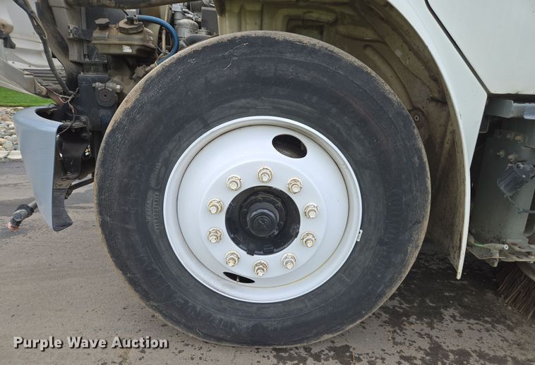 image for item EC0880 2007 Freightliner Business Class M2 street sweeper truck