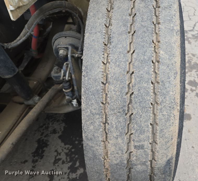 image for item EC0880 2007 Freightliner Business Class M2 street sweeper truck