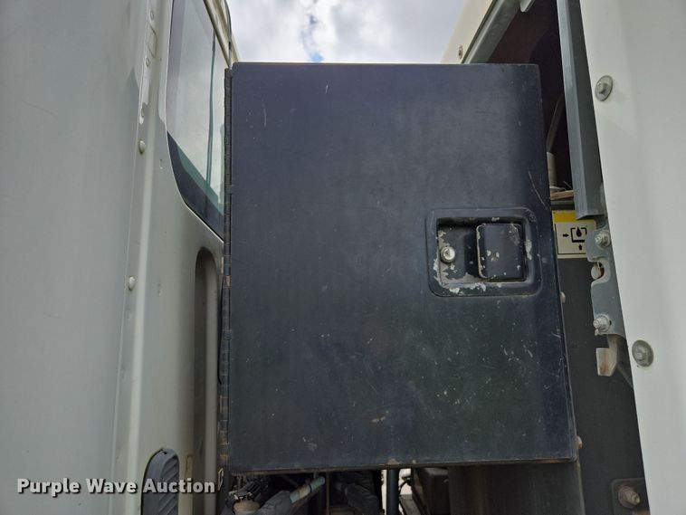 image for item EC0881 2011 Freightliner Business Class M2 street sweeper truck