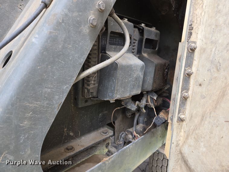 image for item EC0881 2011 Freightliner Business Class M2 street sweeper truck