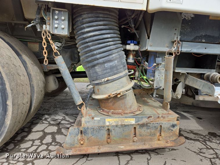 image for item EC0881 2011 Freightliner Business Class M2 street sweeper truck