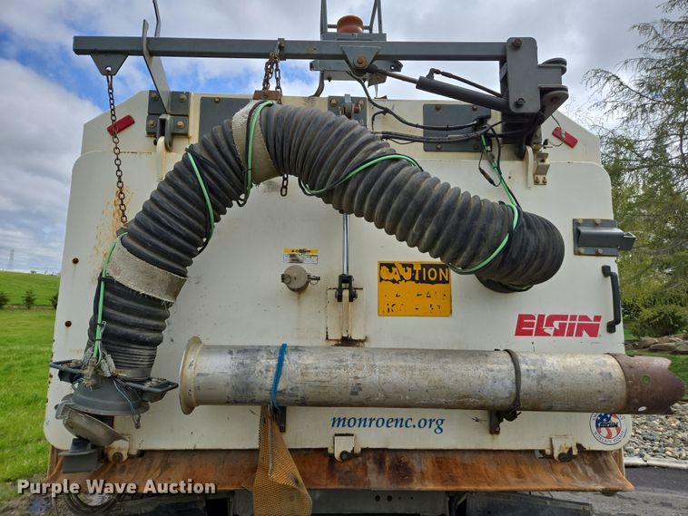 image for item EC0881 2011 Freightliner Business Class M2 street sweeper truck