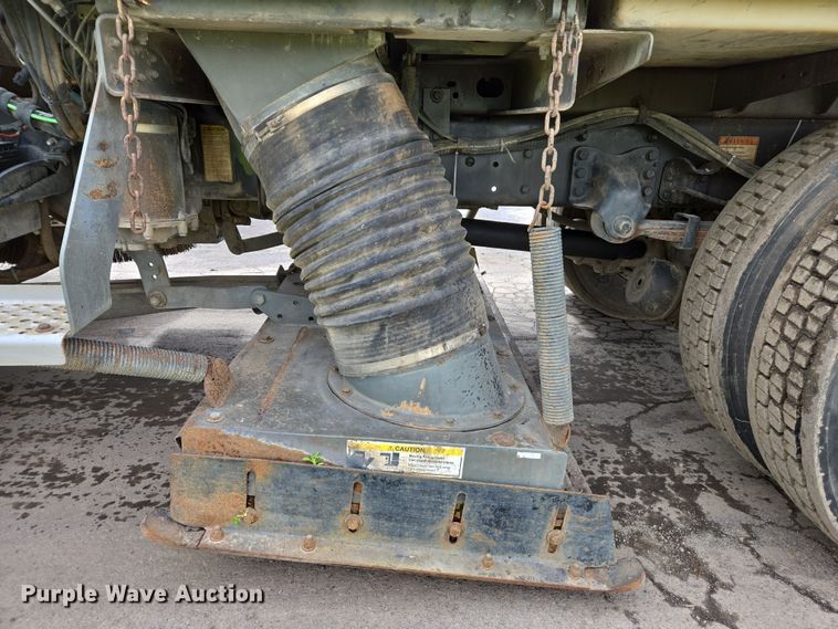 image for item EC0881 2011 Freightliner Business Class M2 street sweeper truck