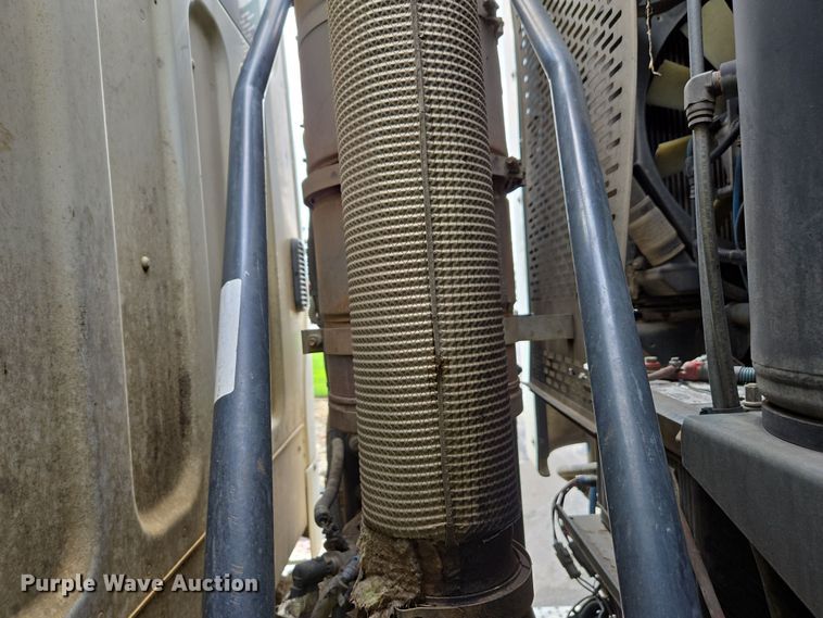 image for item EC0881 2011 Freightliner Business Class M2 street sweeper truck