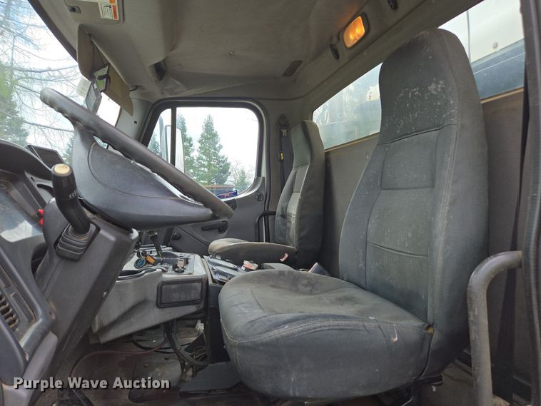 image for item EC0881 2011 Freightliner Business Class M2 street sweeper truck