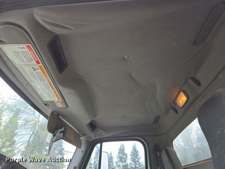 image for item EC0881 2011 Freightliner Business Class M2 street sweeper truck