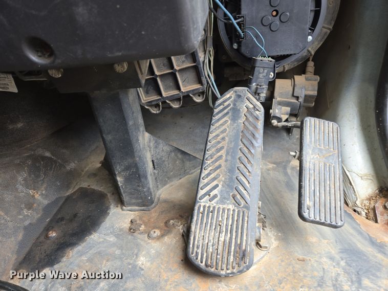 image for item EC0881 2011 Freightliner Business Class M2 street sweeper truck