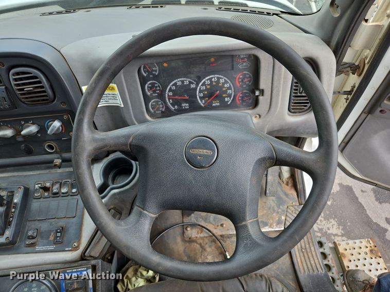 image for item EC0881 2011 Freightliner Business Class M2 street sweeper truck