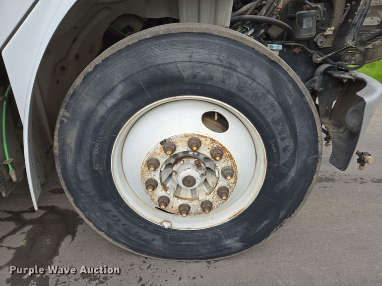 image for item EC0881 2011 Freightliner Business Class M2 street sweeper truck