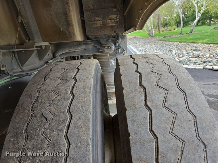 image for item EC0881 2011 Freightliner Business Class M2 street sweeper truck