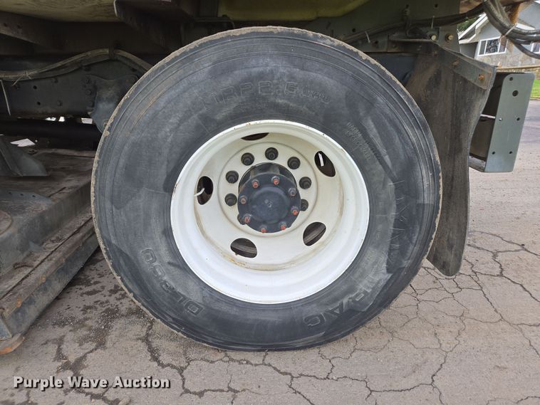 image for item EC0881 2011 Freightliner Business Class M2 street sweeper truck