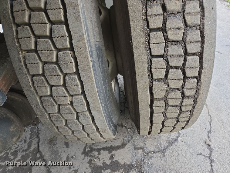 image for item EC0881 2011 Freightliner Business Class M2 street sweeper truck