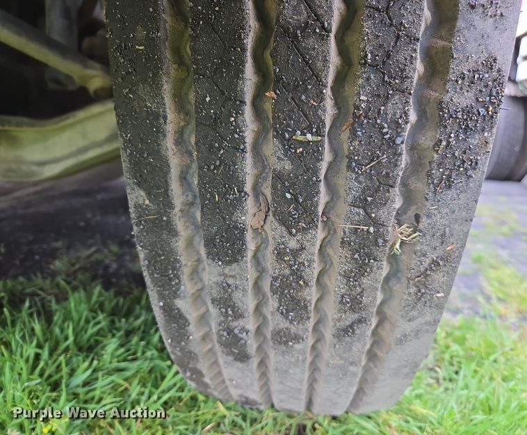 image for item EC0881 2011 Freightliner Business Class M2 street sweeper truck