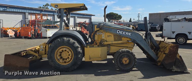 image for item EC0882 2010 John Deere 210LJ landscape tractor