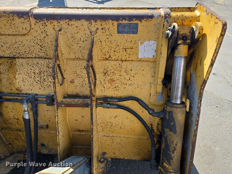 image for item EC0882 2010 John Deere 210LJ landscape tractor