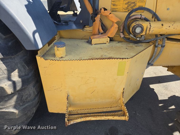 image for item EC0882 2010 John Deere 210LJ landscape tractor