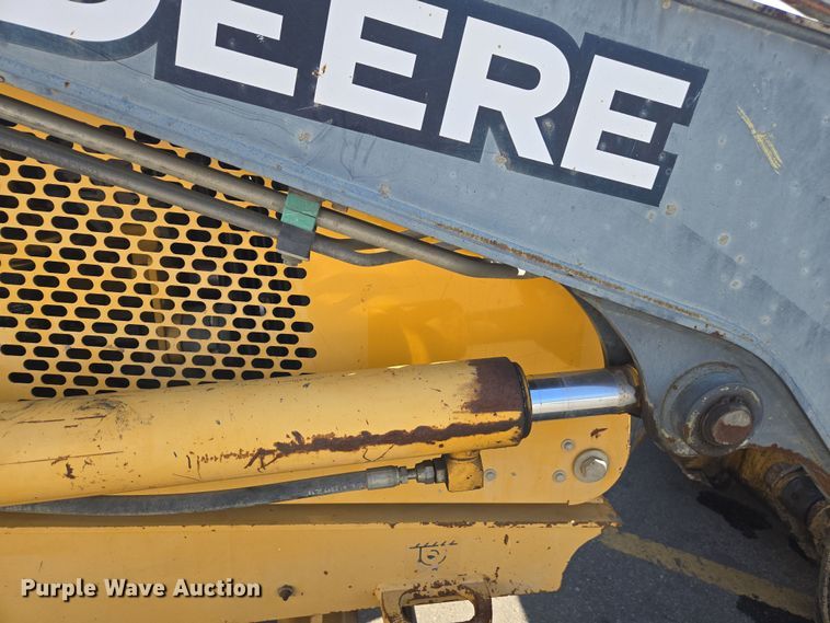 image for item EC0882 2010 John Deere 210LJ landscape tractor