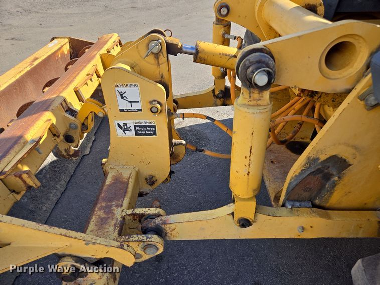 image for item EC0882 2010 John Deere 210LJ landscape tractor