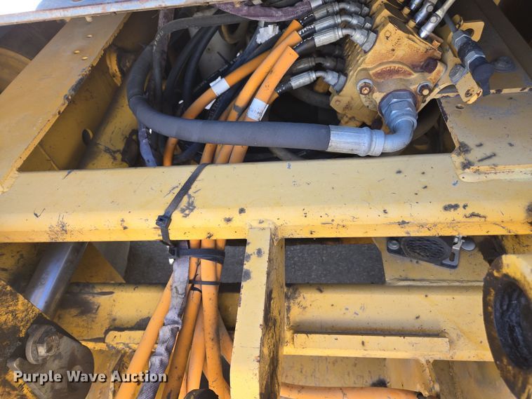 image for item EC0882 2010 John Deere 210LJ landscape tractor