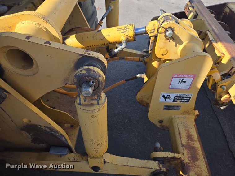 image for item EC0882 2010 John Deere 210LJ landscape tractor