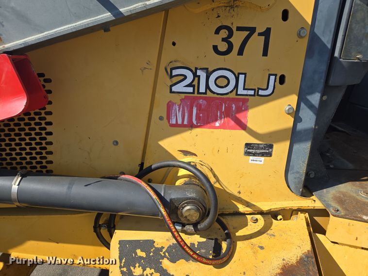 image for item EC0882 2010 John Deere 210LJ landscape tractor