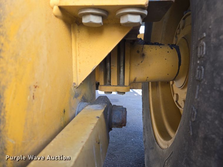 image for item EC0882 2010 John Deere 210LJ landscape tractor