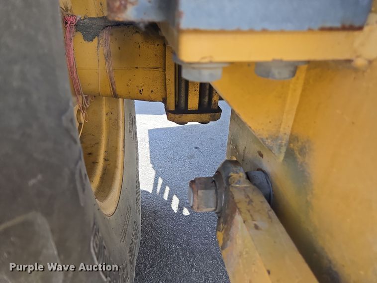 image for item EC0882 2010 John Deere 210LJ landscape tractor