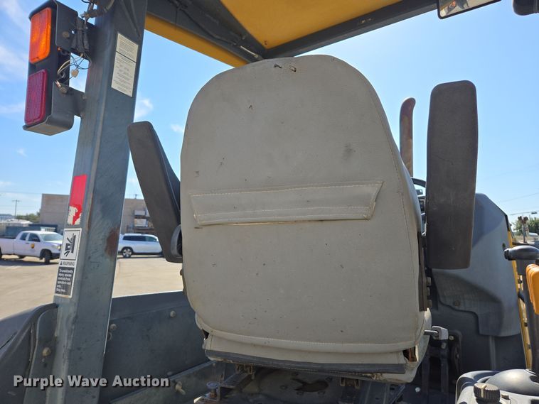 image for item EC0882 2010 John Deere 210LJ landscape tractor