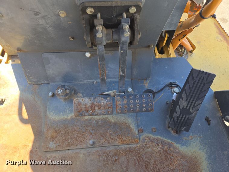 image for item EC0882 2010 John Deere 210LJ landscape tractor