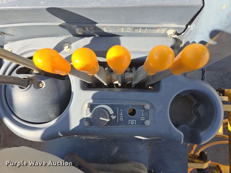 image for item EC0882 2010 John Deere 210LJ landscape tractor