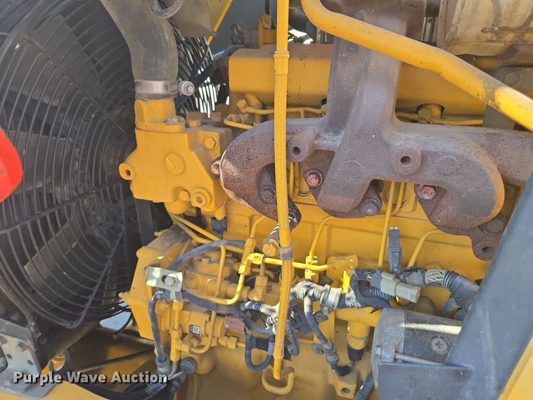 image for item EC0882 2010 John Deere 210LJ landscape tractor