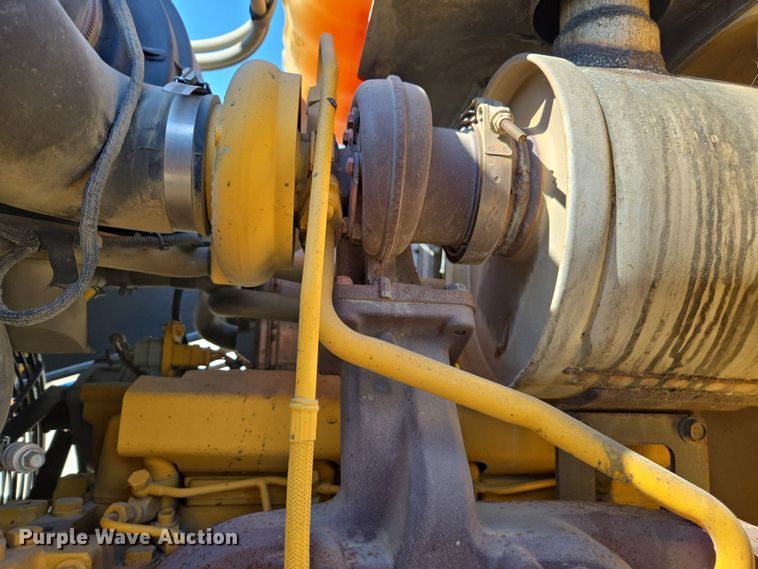 image for item EC0882 2010 John Deere 210LJ landscape tractor