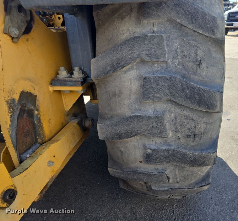 image for item EC0882 2010 John Deere 210LJ landscape tractor