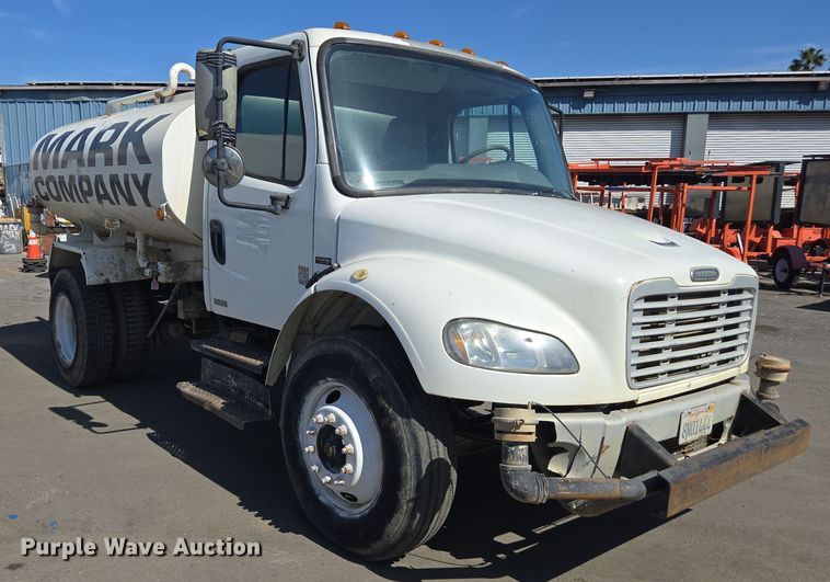 image for item EC0883 2007 Freightliner Business Class M2 water truck