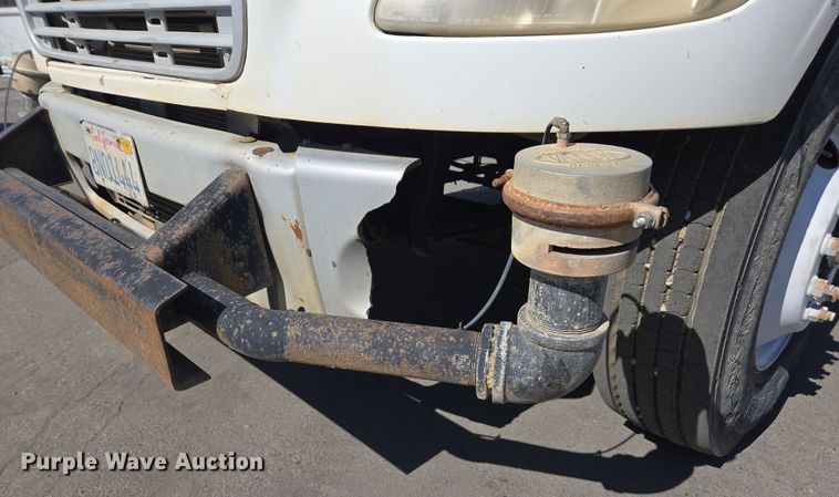image for item EC0883 2007 Freightliner Business Class M2 water truck