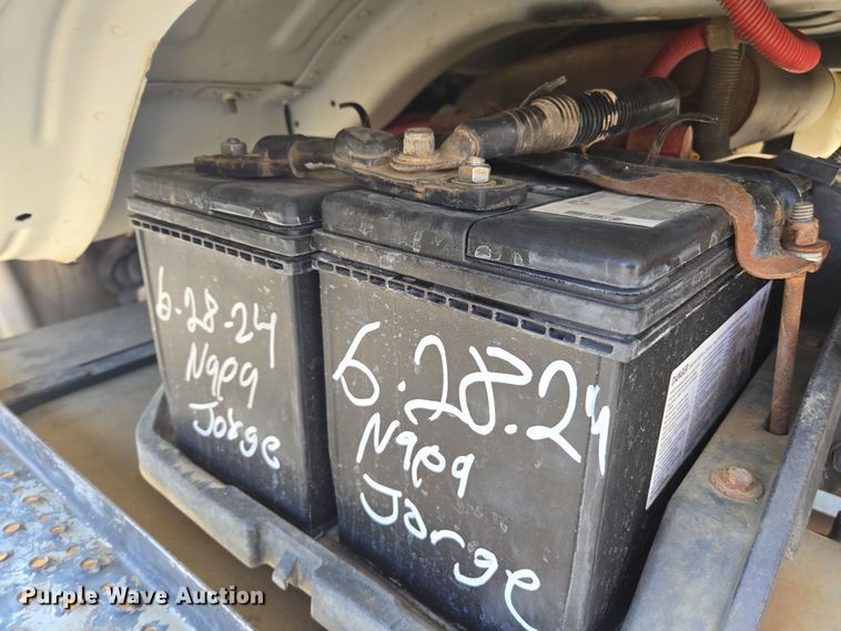 image for item EC0883 2007 Freightliner Business Class M2 water truck