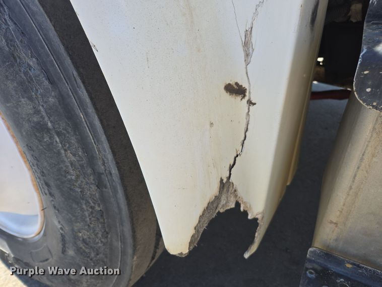 image for item EC0883 2007 Freightliner Business Class M2 water truck