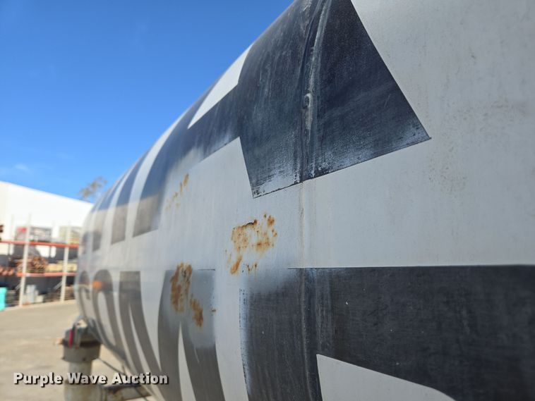 image for item EC0883 2007 Freightliner Business Class M2 water truck