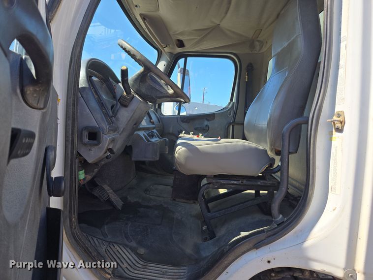 image for item EC0883 2007 Freightliner Business Class M2 water truck