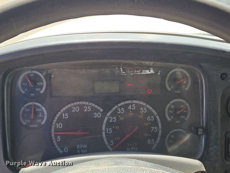 image for item EC0883 2007 Freightliner Business Class M2 water truck