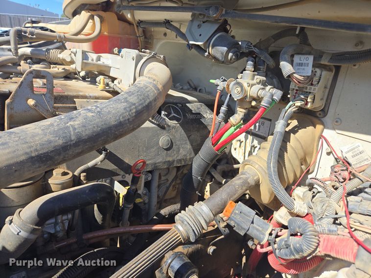 image for item EC0883 2007 Freightliner Business Class M2 water truck