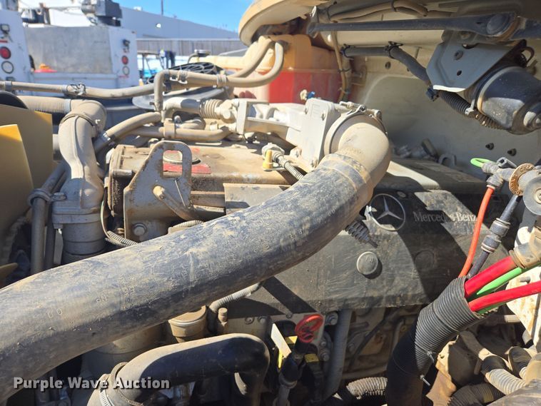 image for item EC0883 2007 Freightliner Business Class M2 water truck