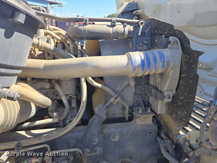 image for item EC0883 2007 Freightliner Business Class M2 water truck