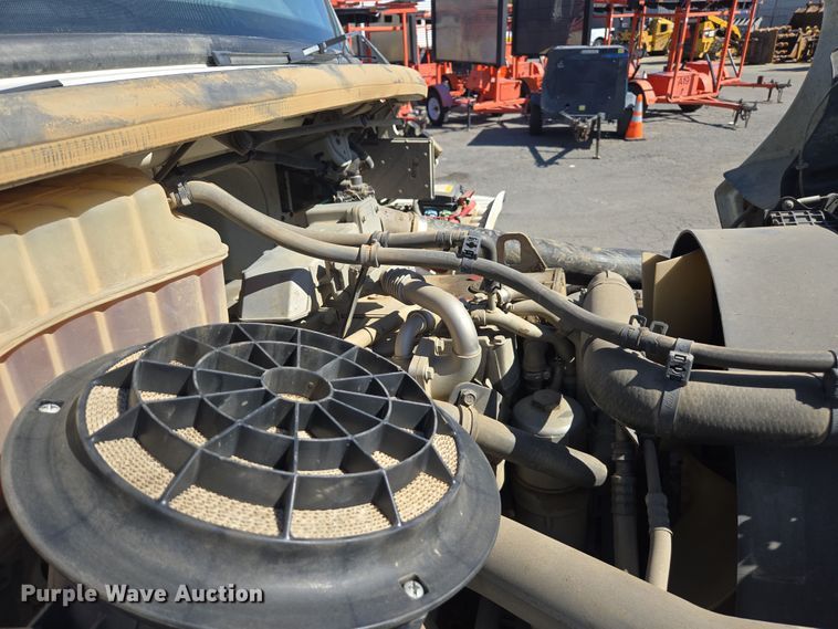 image for item EC0883 2007 Freightliner Business Class M2 water truck