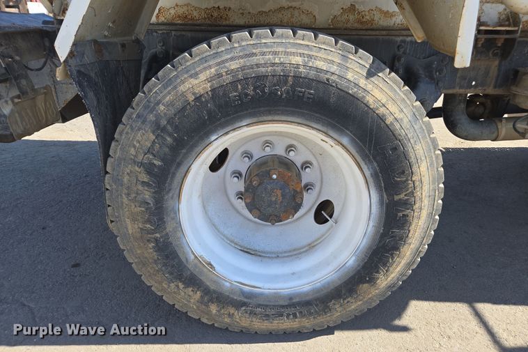 image for item EC0883 2007 Freightliner Business Class M2 water truck