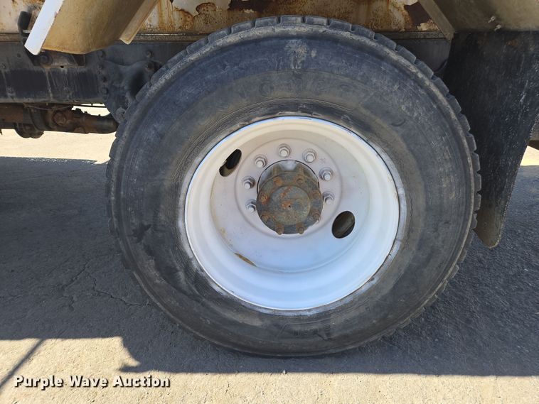 image for item EC0883 2007 Freightliner Business Class M2 water truck